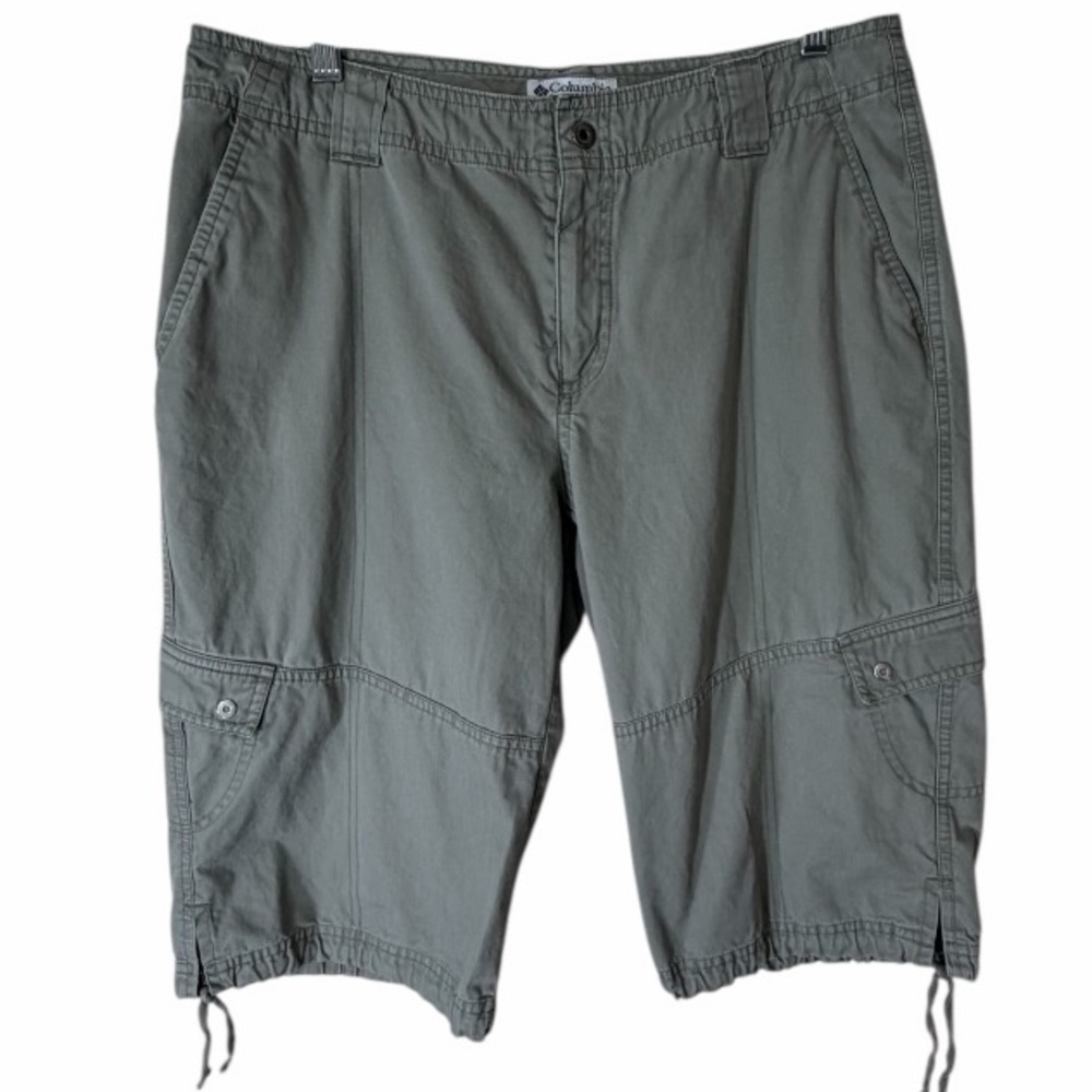 Columbia Women’s Olive Cargo Shorts.